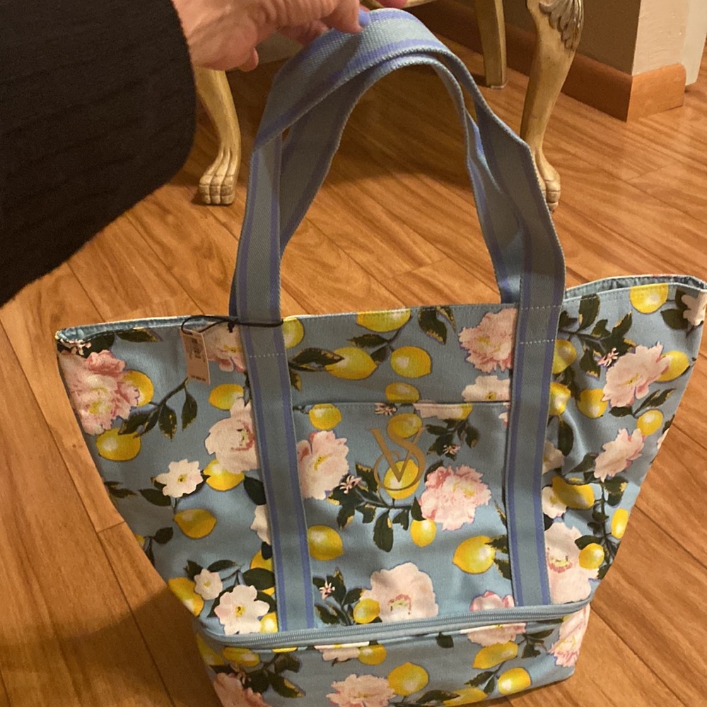 NWT Victoria’s Secret swim cooler tote bag light blue /yellow - Picture 12 of 13